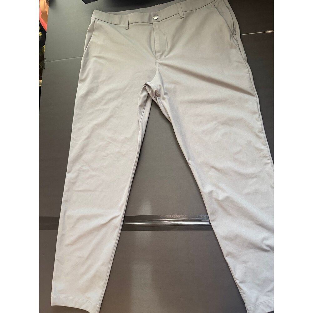 Lululemon Men’s 38 Light Gray Pants – LM5AO4S Performance Technical Trousers